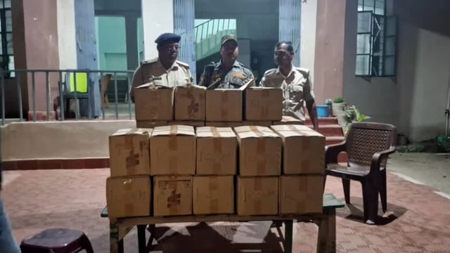 थानाध्यक्ष विनोद कुमार के नेतृत्व में रात्रि गश्ती अभियान के तहत 171 लीटर विदेशी शराब सहित वाहन किया जप्त चालक हुआ फरार