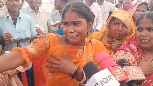 सिद्धार्थनगर जिले में मुख्यमंत्री सामुहिक विवाह में महिला का मंगल सूत्र हुआ चोरी