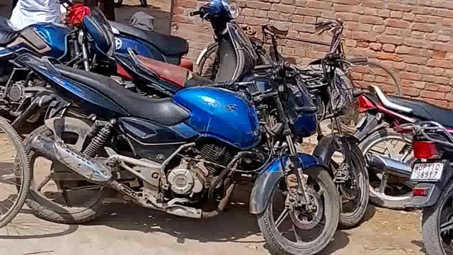जिला सहारनपुर में सनबीम गैस एजेंसी पर लगी कटारे लंबी लाइन लोक परेशान डीलर द्वारा संभाली नहीं जा रही गैस आपूर्ति