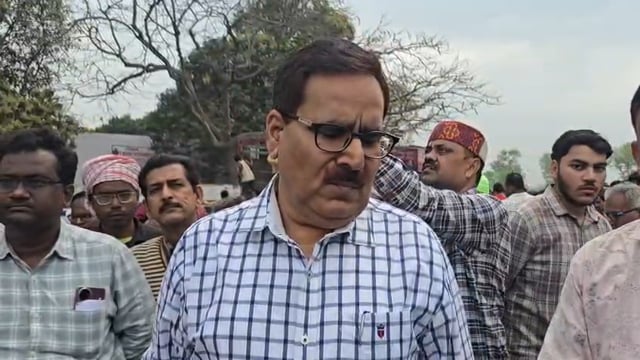 गैस की कमी नहीं: डीएसओ देवेन्द्र प्रताप सिंह, लेकिन एजेंसियों पर उमड़ी भीड़