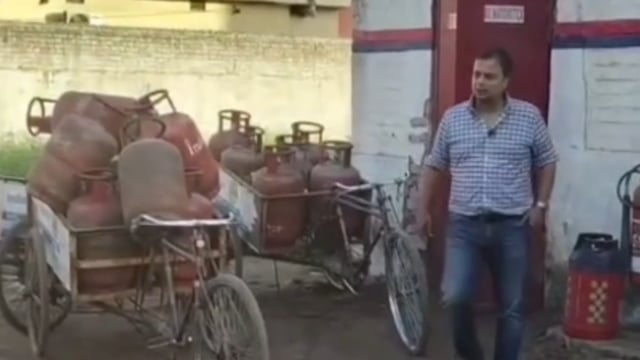 रुड़की! पर्याप्त मात्रा में उपलब्ध है गैस सिलैंडर! अफवाहों पर ध्यान न दें! बुकिंग प्रॉसेज फॉलो करें!