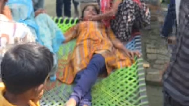 पलिया-सम्पूर्णानगर मार्ग पर ग्राम त्रिकौलिया में बड़ा हादसा, गन्ने से भरी डबल ट्राली पलटी झोपड़ी में सो रही किशोरी दबकर 