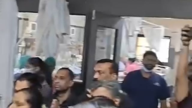 ▶️.....मौत के बाद हॉस्पिटल का माहोल/ मंजर देख कर सब निशब्द हो गए*
हरीश राणा को अंतिम विदाई ईश्वर उनकी आत्मा को शांति दें।*
 *हरीश राणा सिर्फ शारीरिक रूप से विदा हुए हैं लेकिन उनके शरीर से दान दिए हुए अंगों से कई लोगों की जिंदगी वापस आ जाएगी।*
*तुम अमर हो गए हरीश राणा*