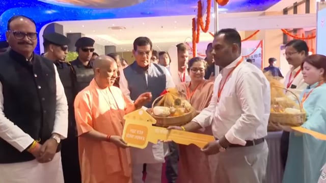 ▶️....मा0 मुख्यमंत्री योगी आदित्यनाथ जी दिनांक 16 मार्च 2020 को इंदिरा गांधी प्रतिष्ठान गोमती नगर लखनऊ में प्रधानमंत्री आवास योजना- शहरी 2.0 के अंतर्गत 90,000 लाभार्थियों के बैंक खातों में डीबीटी के माध्यम से प्रथम किस्त ₹900 करोड़ की अनुदान राशि का अंतरण कार्यक्रम सम्मिलित होते हुए।