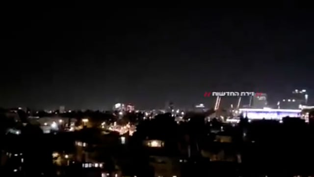 ▶️....पहली बार देखा जा रहा है कि एक मिसाइल पूरी सटीकता के साथ दिशा बदलते हुए इजरायली रक्षा प्रणाली को चकमा देने में सफल रही है!