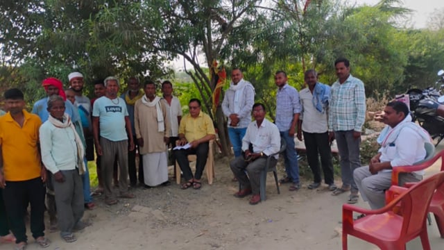 नायब तहसीलदार शालिक राम अग्रहरि की अगुवाई में राजस्व टीम सिलावटपुर पहुंची जहाँ उन्होंने मौके का निरीक्षण किया#latest_ne