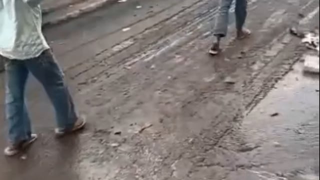 जनपद मुजफ्फरनगर के मीरापुर के वार्ड 12 का विकास बेहद खराब है, वार्ड वासियों का आरोप हैं नगर पंचायत को बार बार सफाई कराने की सूचना देने के बाद भी नगर पंचायत  कि गहरी नींद नहीं खुल रहीं,