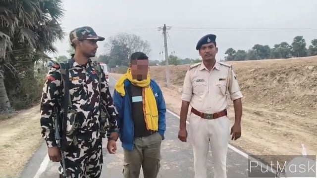 310 लीटर महुआ शराब के साथ दो बाइक जब्त, एक गिरफ्तार एक फरार