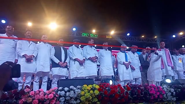 भाखर ग्राम सभा मे आयोजित भाकर खरिका महोत्सव में लोगो की उमड़ी भीड़,गायक कलाकरों ने बाधा समा