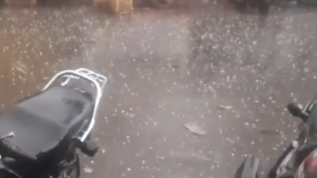 कलशाम का हमारे संपादक के संपादक के गांव के करीब  कोळे गावमे अचानक बारीश हो गई खेतमे ज्वार और गहू का नुकसान हुवा अचानक बारीके कारन खेत में गेहूं और जवारी की खेती का बहुत नुकसान हुआ