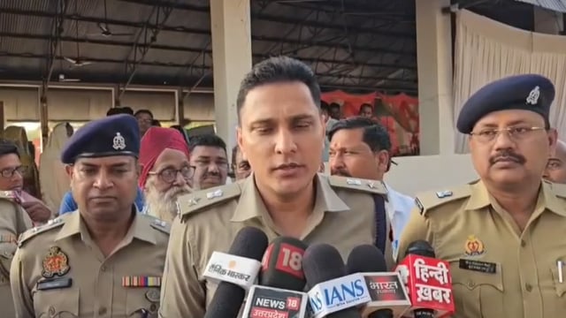 नवरात्रि पर्व एवं ईद पर्व के दृष्टिगत पुलिस लाइन प्रतापगढ़ के सभागार में पीस कमेटी की बैठक के आयोजन के संबंध#latest_news