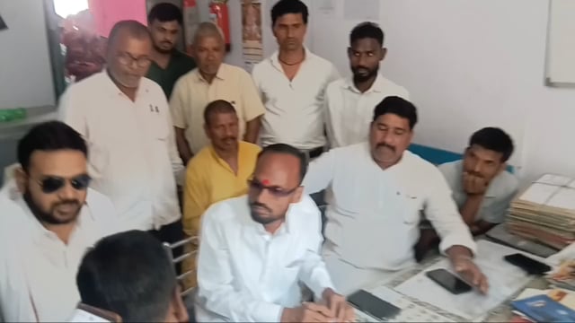 रजौली के नवनिर्वाचित विधायक विमल राजवंशी व बीस सूत्री अध्यक्ष ने विद्यालय तथा आंगनबाड़ी केंद्र का किया निरीक्षण