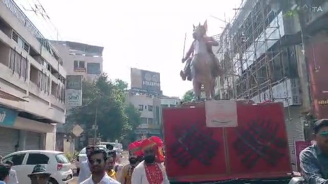 कोल्हापुरात गुढीपाडवा व मराठी नव वर्षाच्या स्वागता निमित्य करवीर गर्जना ढोल पथकाच्या वतीने दरवर्षीप्रमाणे भव्य शिवाय यात