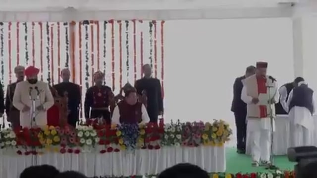 *उत्तराखंड में पाँच विधायकों ने ली मंत्री पद की शपथ*

*मदन कौशिक* 
*प्रदीप बतरा* 
*भरत चौधरी* 
*खजानदास* 
*रामसिंह कैडा, मंत्री बने*