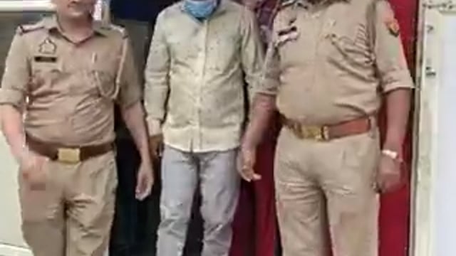 ▶️......गाजियाबाद- पुलिस ने जासूसी गैंग का भंडाफोड़ किया, रेलवे स्टेशन, मंदिरों और संवेदनशील स्थानों के फोटो-वीडियो व GPS लोकेशन पाकिस्तान भेजे जा रहे थे, सौर ऊर्जा से चलने वाले CCTV कैमरों की ऑनलाइन फीड भी शेयर की जा रही थी, गिरोह के 4 आरोपी और 5 नाबालिग गिरफ्तार, पहले भी 6 लोग पकड़े जा चुके हैं