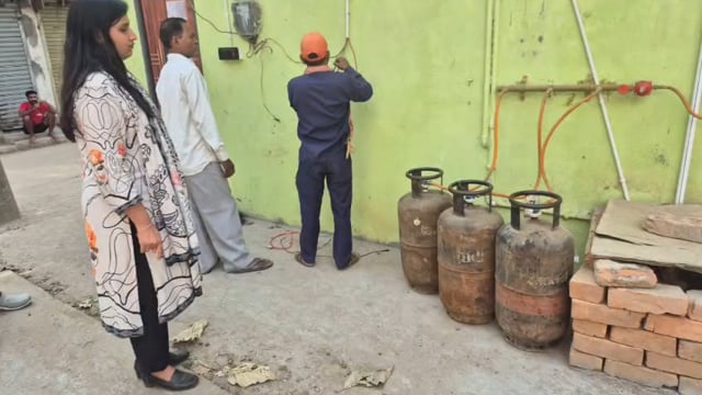 गैस माफियाओं पर प्रशासन का शिकंजा: बांका में ताबड़तोड़ छापेमारी