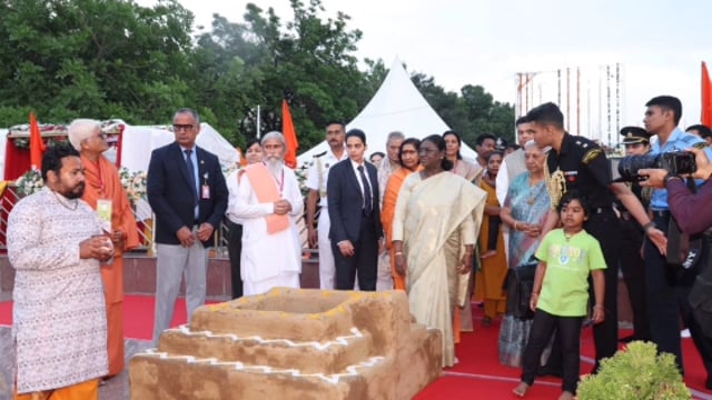   MANT-वृंदावन के वात्सल्य ग्राम में राष्ट्रपति द्रौपदी मुर्मु का स्नेहिल आगमन, साध्वी ऋतंभरा के कार्यों की सराहना,,