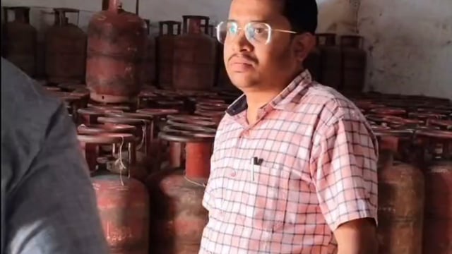 उपभोक्ताओं को राहत, मुनाफाखोरों पर वार: बांका में गैस व्यवस्था पर कड़ी निगरानी!