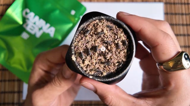 Platinum Grapes: Trichomes Grape Aroma Cannabis