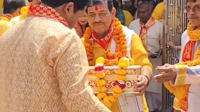 कोंच के रामकुंड में गाजे बाजे के साथ निकली श्रीमदभागवत की भव्य कलश यात्रा@#