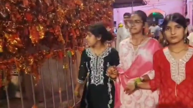 MANT-“आग की लपटें… फिर भी नहीं जलता कपड़ा! नरी सेमरी मंदिर की चमत्कारिक आरती ने किया हैरान”