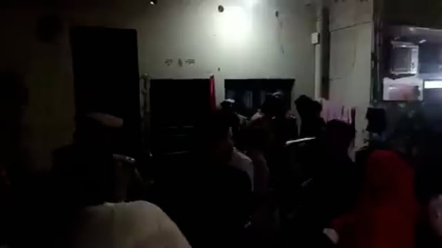 ▶️......लखनऊ में 69 साल की सास की गला दबाकर हत्या 
प्रेमी किरायेदार के साथ रंगेहाथ पकड़ी गई बहू, विरोध करने पर मार डाला
दोनों ने उसके हाथ-पैर रस्सी से बांधकर गला तब तक दबाए रखा जब तक कि उसने तड़पकर दम नहीं तोड़ दिया।