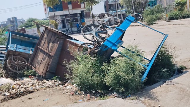 आज फिर टोंक में अतिक्रमण पर चला पीला पंजा लेकिन यह कार्रवाई सिर्फ गरीबों पर क्यों क्या नगर परिषद मुख्य बाजार में स्थाई र