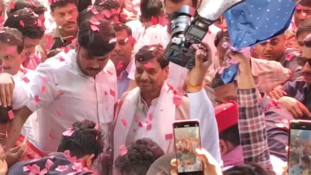 समाजवादी पार्टी के राष्ट्रीय महासचिव शिशुपाल यादव पहुंचे आगरा   हॉस्पिटल का किया उद्घाटन टोल प्लाजा के नजदीक हुआ भव्य 