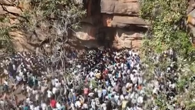 ▶️......छत्तीसगढ़ के धमतरी जिला के*  *‘रहस्यमयी’ निरई दरबार* में* जब* ‘*प्रोटोकॉल*’ ने टेका* मत्था*, *कलेक्टर ने आम* *श्रद्धालु की तरह कतार में* लगकर किए दर्शन…**