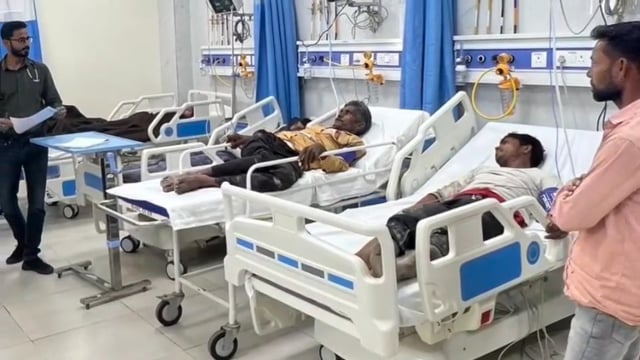 Mathura- मांट तहसील के जावरा गांव में निर्माणाधीन मकान की छत गिरी, आधा दर्जन लोग घायल, अस्पताल में भर्ती।