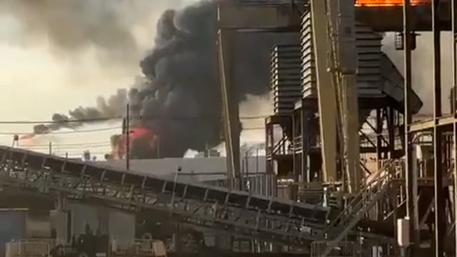 ▶️.....अमेरिका के टेक्सास में सबसे बड़ी तेल रिफाइनरी पोर्ट आर्थर में बहुत बड़ा धमाका !