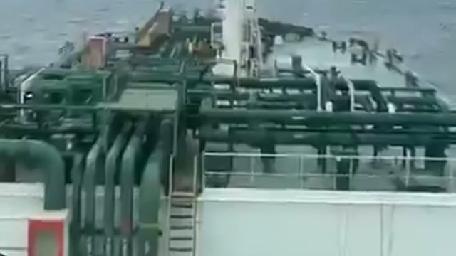 ▶️.....राहत: होर्मुज जलडमरूमध्य पार कर भारत की ओर बढ़े एलपीजी जहाज
‘जग वसंत’ और ‘पाइन गैस’ नाम के एलपीजी जहाज सुरक्षित रूप से होर्मुज जलडमरूमध्य जैसे संवेदनशील मार्ग को पार कर चुके हैं
करीब 92,612.59 मीट्रिक टन गैस लेकर चल रहे इन जहाजों पर 60 भारतीय नाविक सवार हैं
दोनों जहाज 26 से 28 मार्च के बीच भारत पहुंचने की संभावना है
📹 - भारत सरकार