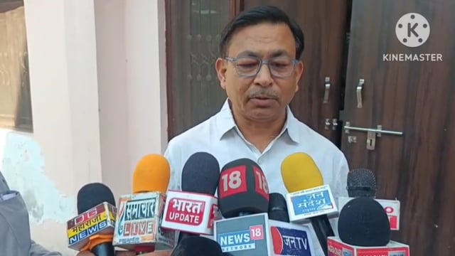 सीसी टी एन एस सेल सर्विलेंस सेल नागार्जुन आगरा द्वारा गुम हुए 304 मोबाइल स्वामियों को मोबाइल लौट आए गई