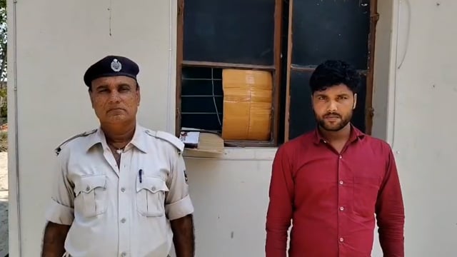 हत्या मामले में फरार अभियुक्त गिरफ्तार।