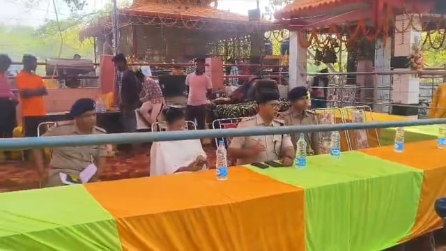 एसपी ने किया मदनपुर देवी स्थान समेत अन्य धार्मिक स्थलो का निरीक्षण,
