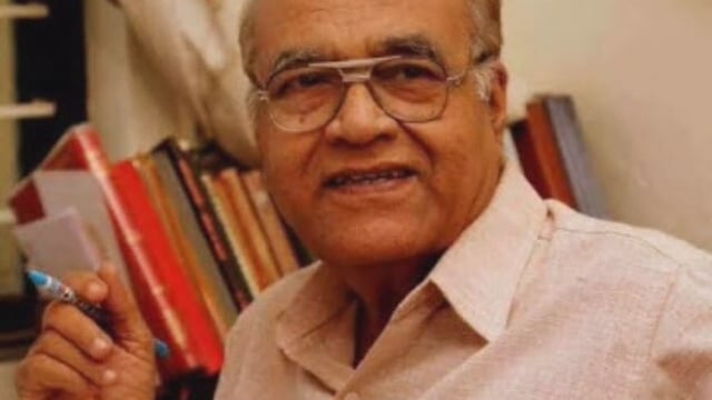 डॉ.जयसिंगराव पवार यांचेवर पंचगंगा स्मशान भूमीत शासकीय इतमामात अंत्य संस्कार करण्यात आले.