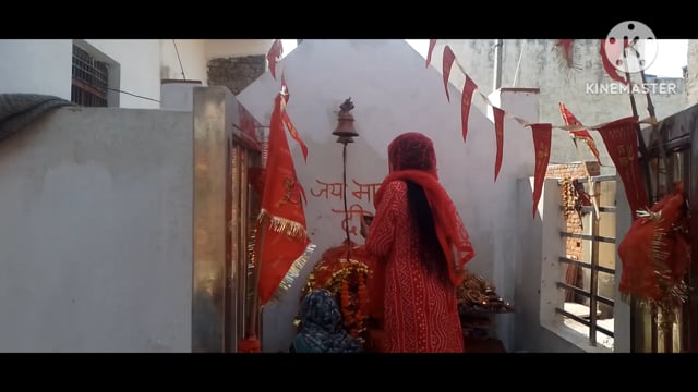 आगरा  टेढ़ी बलिया नारायण विहार कॉलोनी में एक सच ने रामनवमी पावन अवसर पर कन्या 9 स्वरूप को  भोजन कराया धर्मेंद्र कुमार 