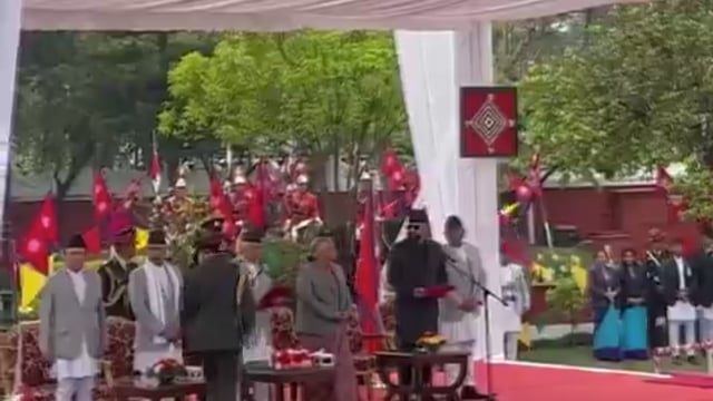 ▶️......नेपाल की राजनीति में ऐतिहासिक क्षण-
35 वर्षीय रैपर और पूर्व मेयर बालेन शाह ने देश के सबसे युवा प्रधानमंत्री के रूप में शपथ लेकर नेपाल की राजनीति में नए अध्याय की शुरुआत की