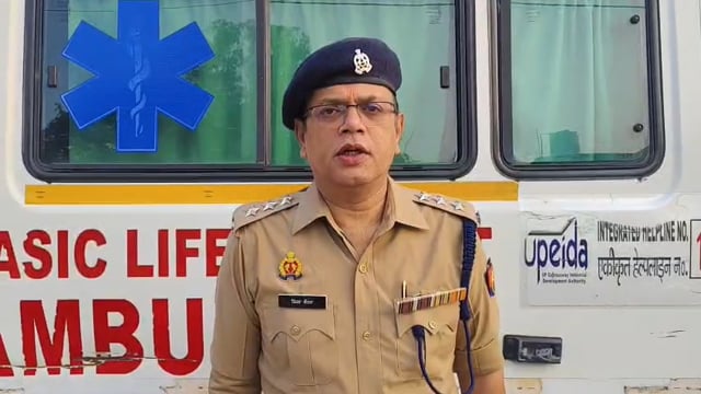 ▶️.....थाना दोस्तपुर क्षेत्रान्तर्गत ग्राम संसारपुर में एक व्यक्ति चन्द्रभान निषाद पुत्र उदयभान उम्र लगभग 32, वर्ष जो नशे का आदी है, ने अपनी पत्नी को कुल्हाड़ी से मार कर घायल कर दिया और उसके बाद स्वयं के गले पर भी चोट लगा ली है । प्राप्त सूचना पर तत्काल दोस्तपुर पुलिस द्वारा पहुंच कर दोनों को सीएचसी दोस्तपुर लाया गया है । जहां से जिला अस्पताल अंबेडकरनगर के लिए रेफर किया जा रहा है । *उक्त के सम्बन्ध में क्षेत्राधिकारी कादीपुर श्री विनय गौतम की बाइट-*