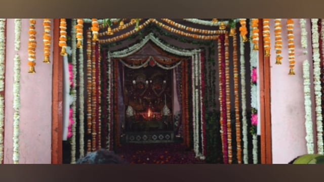 MANT-काली मां की भव्य झांकी से गूंजा फरह कस्बा, भंडारे में उमड़ा, भक्तों का सैलाब,,