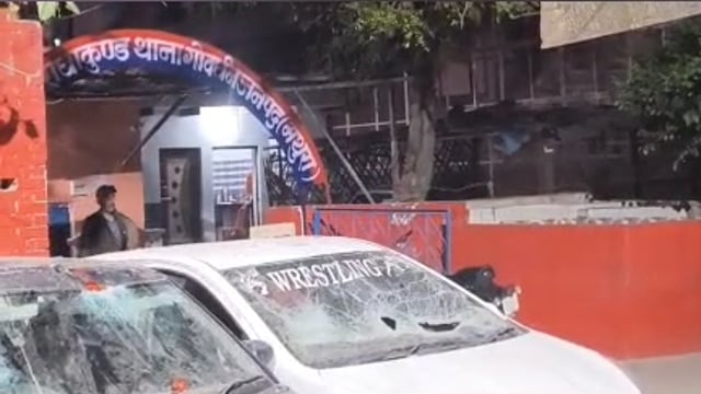 MANT-दंडवती परिक्रमा कर रहे श्रद्धालुओं की बोलोरो चोरी, रोकने की कोशिश के बावजूद, चोर गाड़ी लेकर भागे,,