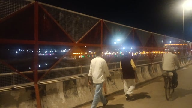 शाहजहांपुर हनुमान धाम पर जोरों से चल रही है तैयारी हनुमान जयंती की तैयारी चल रही है रात में हनुमान धाम का नजारा शाहजहांप