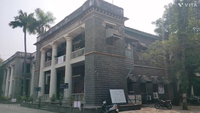 कोल्हापूरचे जिल्हाधिकारी अमोल येडगे यांनी 150 दिव साच्या सुधारणा कार्यक्रमात उत्कृष्ट कामगिरी केल्याबद्दल  मुख्यमंत्री देवेंद्र फडणवीस यांच्या हस्ते सन्मान.