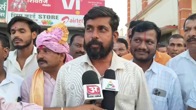 आ . पडळकर यांनी केलेल्या आरोपाच कार्यकर्त्यांनी केलं समर्थन 