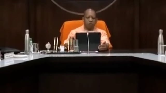 उत्तर प्रदेश में बड़ा प्रशासनिक फेरबदल हुआ है। योगी सरकार ने 9 IAS अधिकारियों के तबादले कर दिए हैं और कई को नई जिम्मेदारियां दी गई हैं।