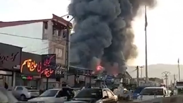 🆕️....ईरानी सेना के हेडक्वार्टर से संबद्ध बिल्डिंग पर सीधा मिसाइल अटैक...
बताया जा रहा है कि हमले के वक्त ईरानी सेना के कई बड़े अधिकारी बिल्डिंग में मीटिंग करने आये हुये थे