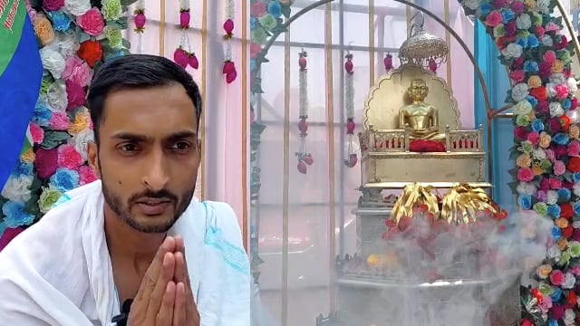 भगवान महावीर जयंतीनिमित्त उदगीर शहरात जैन धर्मियांनी काढली मिरवणूक