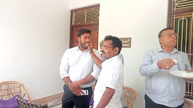 सहतवार कस्बा निवासी निधि पाण्डेय को UPPCS की परीक्षा में सफलता मिलने के बाद लोगो मे खुशी