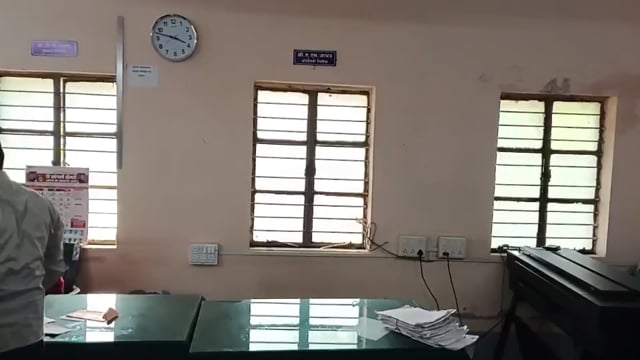 आटपाडीचे भूमी अभिलेख कार्यालय धर्म शाळेमध्ये रूपांतरित केलेलं बरं 