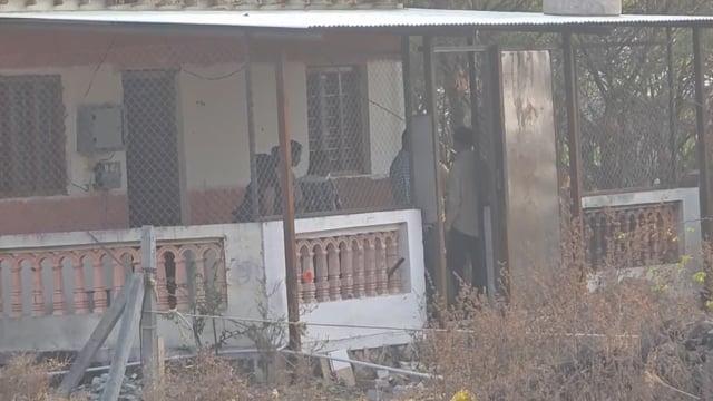 आटपाडीत देहविक्रीच्या संशयातून जोडप्याला पकडून केले पोलिसांच्या स्वाधीन पण तांत्रिक अडचणीमुळे पोलीस हतबल 